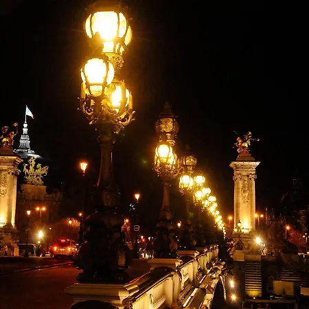 Eiffel Tower-alma Paris