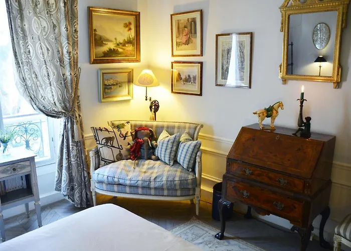 Eiffel Tower-alma アパート *