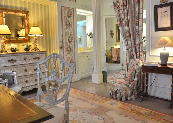 Eiffel Tower-alma * باريس