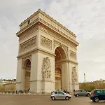 Eiffel Tower-alma شقة